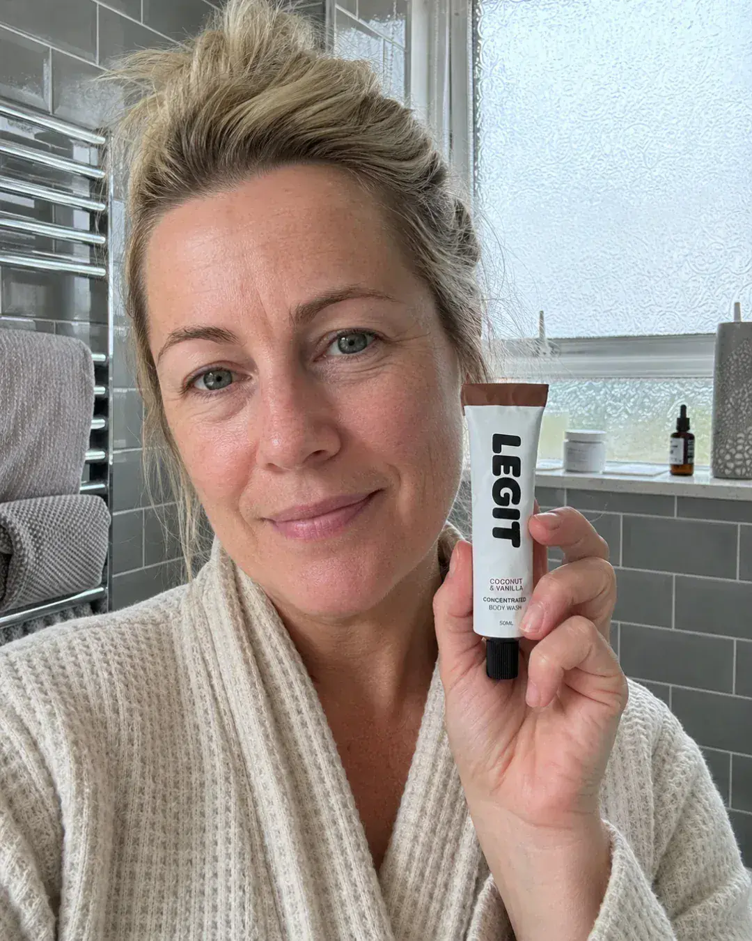 Customer photo 1: real user holding or using the product